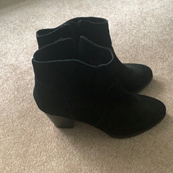 Urban Outfitters Shoes - Urban outfitters black booties